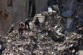 Oleada de bombardeos israelíes deja 18 muertos en Líbano   