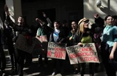 Exigen miles de argentinos a Milei respetar recursos de universidades    