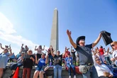 Trump y secretarios, en acto para rescatar la historia cristiana de EU   