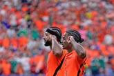 Países Bajos deleita y golea 5-1 a Suecia   