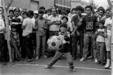 Fuera de lugar historias gráficas en las que futbol e identidad se mezclan   