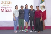 Indígena veracruzana Yolett Cervantes gana boleto mundialista de Sheinbaum    