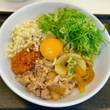 【実食レビュー】吉野家初の麺メニュー「牛玉スタミナまぜそば」はアリ？ナシ？創業125周年の挑戦を評価！