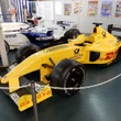 F1マシンが運転できる！？普通免許で参加可能な海外走行体験プログラムとは