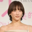 惜しげもなく放出！綾瀬はるかの功績で「カップ付きトップス女子」が大量出現