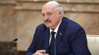 Лукашенко поздравил белорусок с Днем матери