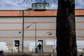 3 minuti faLa storia di un suicidio in carcere in una cella per prevenire i suicidiIl caso dell'uomo che girava con un machete a Milano conferma molti problemi sulle persone detenute con disagi psichici