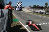 1 ora faLewis Hamilton ha vinto il suo primo Gran Premio con la FerrariA Barcellona: la scuderia italiana non vinceva un Gran Premio di Formula 1 dal 2024, mentre Kimi Antonelli si è ritirato