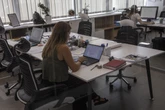 8 ore faCome funzionano le nuove regole sulla trasparenza salarialePermettono tra le altre cose di sapere quanto guadagnano in media colleghi e colleghe dello stesso livello nella propria azienda