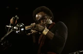 2 minuti faLa terza rivoluzione di Miles DavisNegli anni Settanta ebbe l'intuizione di unire il jazz al rock e al funky ed ebbe ragione, di nuovo
