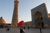pochi secondi faAncora oggi in Uzbekistan è tutta una Via della SetaIl paese dell’Asia centrale punta sul suo passato per far crescere il turismo a ritmi vertiginosi: ci sta riuscendo, con conseguenze non solo positive