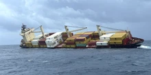 In India è stata emessa un’allerta di rischio ambientale per il ribaltamento di una nave cargo nel mar Arabico