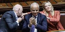 1 minuto faLa Camera ha respinto la richiesta di processare Nordio, Piantedosi e Mantovano per il caso AlmasriÈ un risultato scontato, dato che la maggioranza era contraria