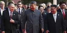 pochi secondi faXi Jinping , Vladimir Putin e Kim Jong Un hanno parlato anche di immortalitàIn una conversazione catturata dai microfoni della televisione di stato cinese, durante la maestosa parata militare di mercoledì a Pechino