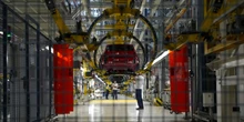 2 minuti faStellantis ha chiesto ai suoi operai italiani di andare a lavorare in SerbiaLì vengono pagati poco e non se ne trovano abbastanza, mentre da noi sono quasi tutti in cassa integrazione