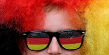 2 minuti faIn Germania la bandiera e l’inno nazionale fanno ancora discuterePer questioni che hanno a che fare con la riunificazione del 1990 e con il passato nazista