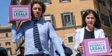 1 minuto faIn Italia l’eutanasia resta vietataLa Corte Costituzionale ha dichiarato inammissibile una questione posta dal tribunale di Firenze per provare a renderla non punibile