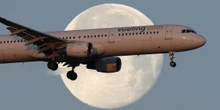 3 minuti faUn campo estivo per giovani ebrei ha accusato Vueling di antisemitismoDice che un gruppo di adolescenti è stato fatto scendere da un aereo senza giustificazione, ma secondo la compagnia aerea avevano avuto comportamenti inappropriati