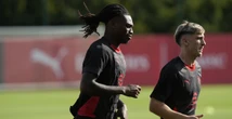 2 minuti faAnche la Repubblica Democratica del Congo investe nel calcioDi recente ha fatto una partnership con il Milan, ma oltre al calcio c'entrano molto le attività del governo italiano e i rapporti del paese con il Ruanda