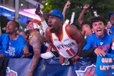 16 ore faI newyorkesi pensano quasi solo a una cosaAlla squadra di basket dei New York Knicks, che gioca le finali di NBA per la prima volta dopo 27 anni