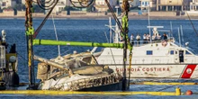 Le notevoli immagini del recupero della BayesianSabato mattina è stata sollevata con delle grandi gru e svuotata dall'acqua con delle pompe idrauliche: domenica verrà spostata verso Termini Imerese