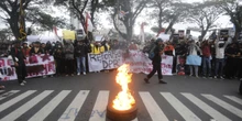 1 minuto faI parlamentari indonesiani hanno ricevuto un aumento di paga, nonostante le grosse proteste dei mesi scorsi