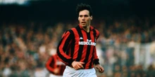 4 minuti faL’elegante Marco Van BastenTrent'anni fa si ritirava, molto giovane, uno dei più forti calciatori di sempre: una buona occasione per rivedere alcuni dei suoi migliori gol