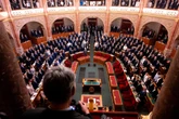 2 minuti faIl parlamento ungherese ha approvato un emendamento costituzionale che limita a 8 anni il mandato del primo ministro