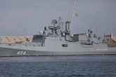 4 minuti faUna nave militare russa ha sparato colpi di avvertimento nella Manica, probabilmente per impedire una collisione con uno yacht
