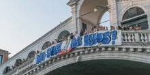 E insomma, questo matrimonio di Jeff Bezos a VeneziaCosa si sa dell'evento e di chi parteciperà, che impatto avrà sulla città e perché ci sono tante contestazioni