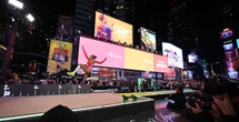 3 minuti faL’atletica leggera fuori dagli stadiUna gara di salto in lungo è più interessante se la fanno a Times Square?