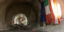 2 minuti faPerché la galleria ferroviaria del Brennero è così importanteAl punto che all'apertura di uno dei tunnel – non quello in cui passeranno i treni – c'erano Meloni e il cancelliere austriaco Christian Stocker
