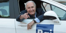 2 minuti faPippo Baudo, il talent scoutGrazie alla sua grande influenza diede le prime occasioni di visibilità a cantanti, comici e intrattenitori che oggi sono diventati volti noti della televisione italiana