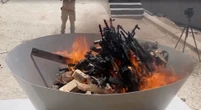 2 minuti faLa cerimonia con cui il PKK ha iniziato il suo disarmoÈ stata coreografica e serviva a dimostrare che il gruppo curdo intende rispettare la fine di 40 anni di lotta armata contro la Turchia
