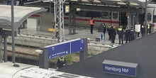 Alcune persone sono state accoltellate alla stazione dei treni di Amburgo, in Germania