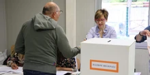 pochi secondi faNelle Marche gli exit poll danno leggermente avanti la destraE quindi il presidente uscente Francesco Acquaroli, contro il candidato del centrosinistra Matteo Ricci
