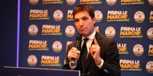 2 minuti faChi è Francesco Acquaroli, riconfermato presidente delle MarcheUn politico poco carismatico, militante storico della destra a Macerata, e soprattutto da sempre molto vicino a Giorgia Meloni