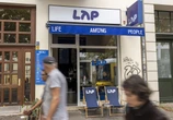 2 minuti faLa catena di caffè di Berlino che fa il cappuccino a 2 euro e 50Che è molto poco rispetto alla media, ma è anche per questo che sta ricevendo critiche e boicottaggi
