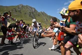 pochi secondi faTadej Pogacar ha stravinto la sesta tappa del Tour de FranceHa attaccato sulla penultima salita e in classifica generale è primo con quasi minuti sul secondo, che tanto per cambiare è il danese Jonas Vingegaard