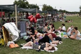 4 minuti faI superfan farebbero di tutto per la transennaAnche passare dieci giorni in tenda sotto il sole, se significa avvicinarsi a un proprio idolo come Ultimo
