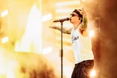 pochi secondi faUltimo sta per fare il più grande concerto a pagamento di sempre in ItaliaE il secondo nella storia mondiale, con i 250mila biglietti venduti per l'evento di sabato a Tor Vergata