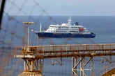 5 minuti faQuanto dobbiamo preoccuparci del focolaio da hantavirusIl caso dei contagi sulla nave da crociera Hondius è inedito e complesso: l'Organizzazione mondiale della sanità dice che il rischio per la popolazione generale resta basso