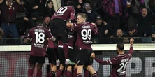 Diversi calciatori della Salernitana sono stati portati in ospedale per una sospetta intossicazione alimentare, dopo la partita dei playout di Serie B con la Sampdoria