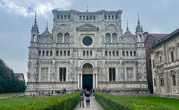 1 minuto faDove andranno i monaci della Certosa di Pavia?Vivono nella basilica dal 1968, ma la loro presenza è diventata inconciliabile con i piani del ministero della Cultura che vorrebbe più turisti e più soldi
