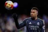 2 minuti faL’estrema destra francese contro Kylian MbappéIl capitano della nazionale francese ha criticato il Rassemblement National in un'intervista e i suoi leader se la sono presa, ma non è la prima volta