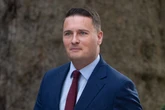1 minuto faIl ministro della salute britannico Wes Streeting si è dimessoÈ uno dei principali rivali interni del primo ministro laburista Keir Starmer, e ha detto di averlo fatto perché ha perso la fiducia nella sua leadership