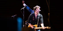 1 minuto faCome ha fatto Jeremy Allen White a diventare Bruce SpringsteenImparando a suonare la chitarra e a cantare contemporaneamente in appena sei mesi, ma non solo