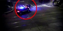 2 minuti faLe indagini sulla morte di Ramy Elgaml sono ancora ferme a questa immagineL'accusa non ha chiaro cosa sia successo nel momento decisivo prima dell'incidente, nonostante molte consulenze tecniche