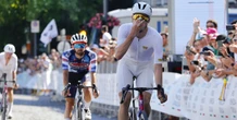 La squadra amatoriale che ha vinto i campionati italiani di ciclismoLo Swatt Club, che è nato da un blog nel 2017 e gareggia senza sponsor, ha battuto i migliori ciclisti professionisti italiani