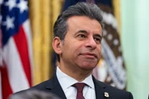 1 minuto faNegli Stati Uniti si è dimesso il capo della Food and Drug Administration, Marty Makary, dopo settimane di pressioni da parte di Donald Trump